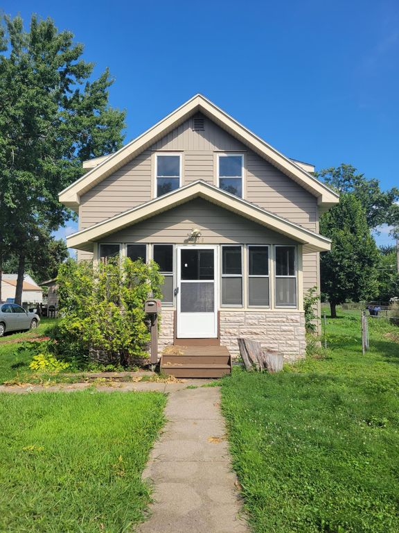 4026 Xenia Avenue N, Robbinsdale, MN 55422