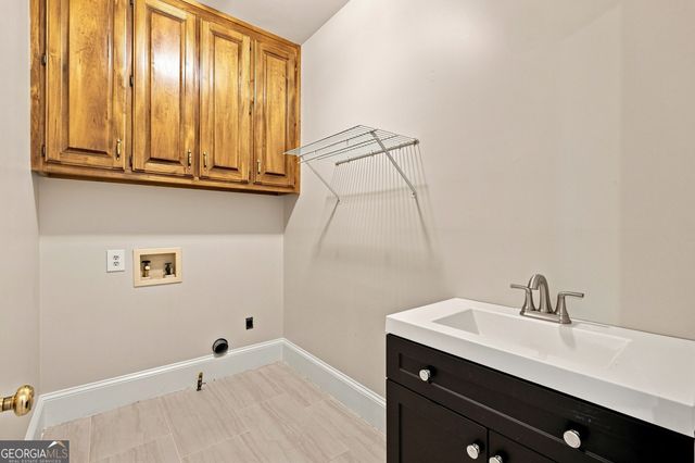 2175 River Cliff Drive, Roswell, GA 30076