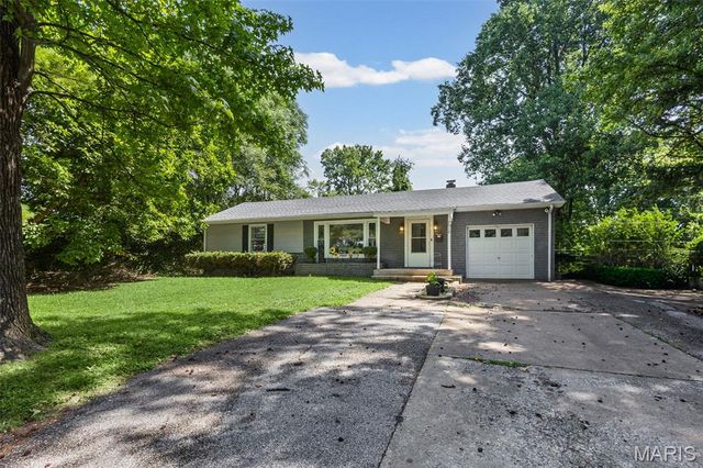 7019 W B Street, Belleville, IL 62223