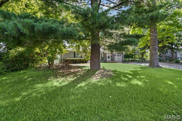 7019 W B Street, Belleville, IL 62223