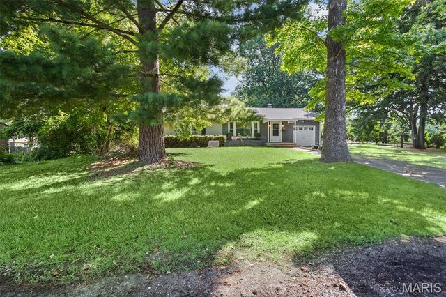 7019 W B Street, Belleville, IL 62223