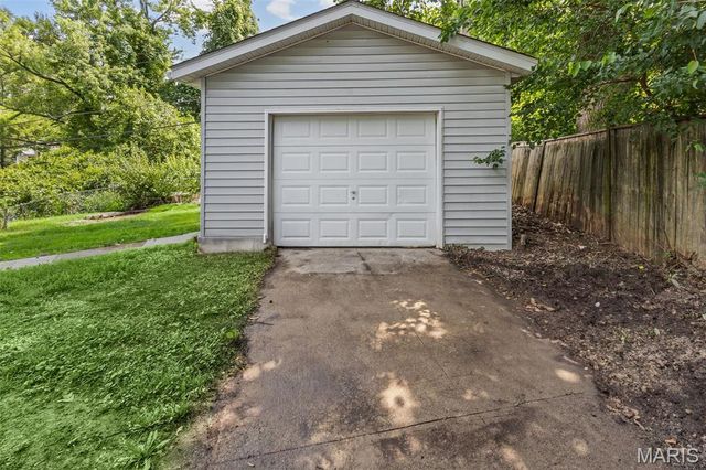 7019 W B Street, Belleville, IL 62223