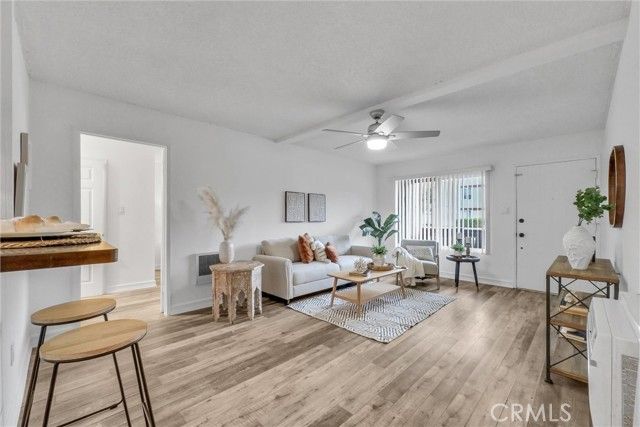 1030 W Macarthur Boulevard 5, Santa Ana, CA 92707