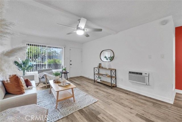 1030 W Macarthur Boulevard 5, Santa Ana, CA 92707