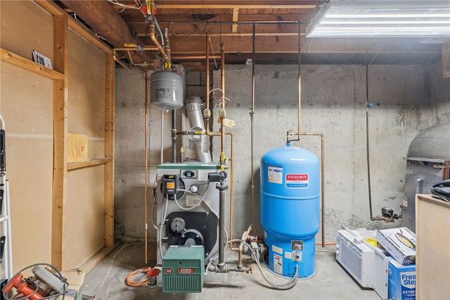 173 Hopkins Hill Road, Coventry, RI 02816