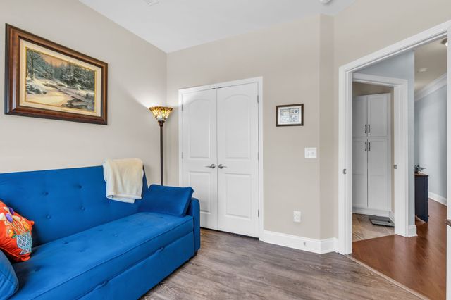 2252 Stonecenter Ln, Murfreesboro, TN 37128