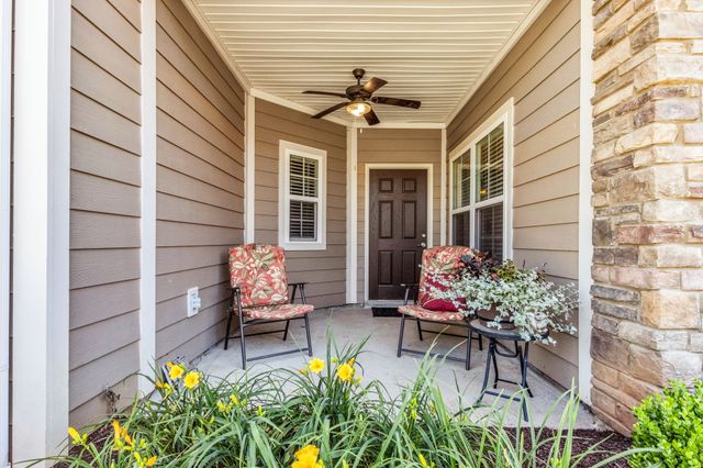 2252 Stonecenter Ln, Murfreesboro, TN 37128