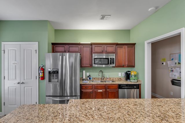 2252 Stonecenter Ln, Murfreesboro, TN 37128