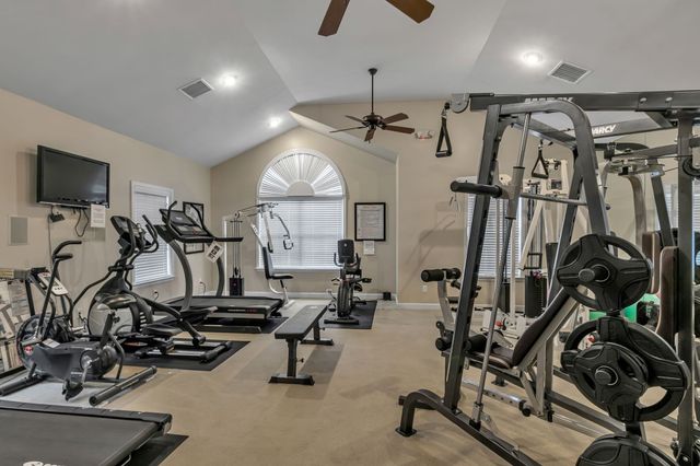 2252 Stonecenter Ln, Murfreesboro, TN 37128