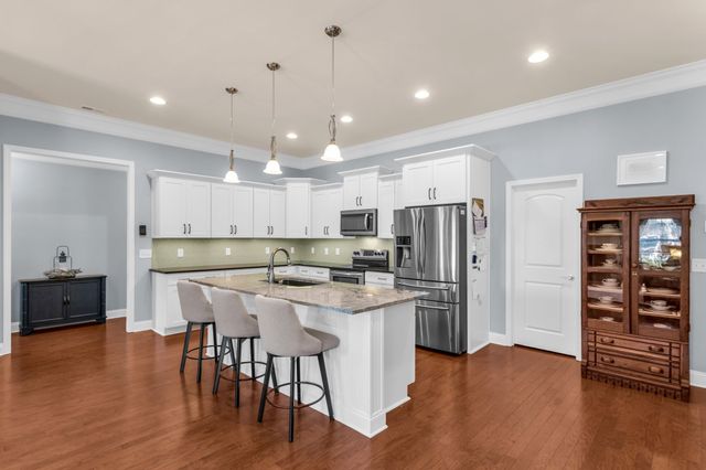 2252 Stonecenter Ln, Murfreesboro, TN 37128