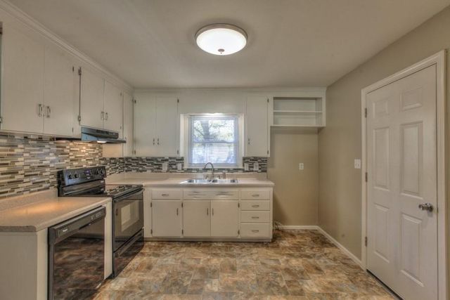 6705 E 99th Street, Kansas City, MO 64134