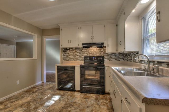 6705 E 99th Street, Kansas City, MO 64134