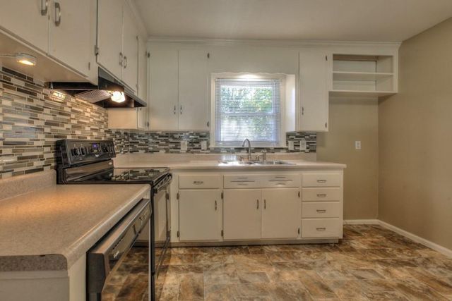 6705 E 99th Street, Kansas City, MO 64134