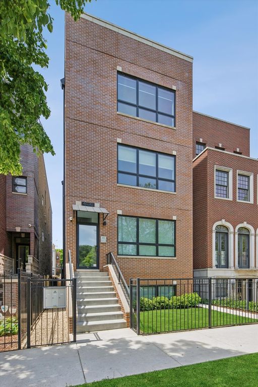 4020 N California Avenue 3, Chicago, IL 60618