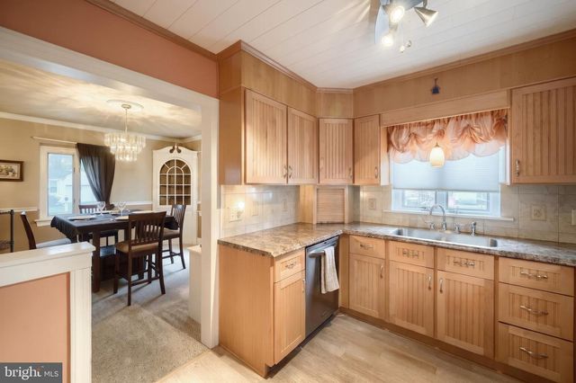 824 GRANDVIEW RD, York, PA 17403
