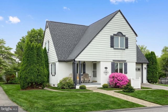 824 GRANDVIEW RD, York, PA 17403