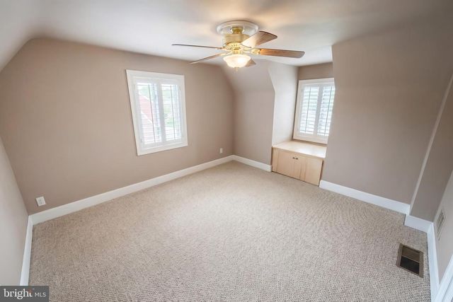 824 GRANDVIEW RD, York, PA 17403