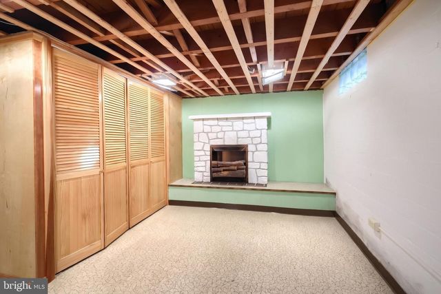 824 GRANDVIEW RD, York, PA 17403