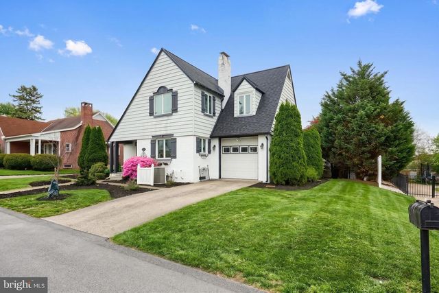 824 GRANDVIEW RD, York, PA 17403