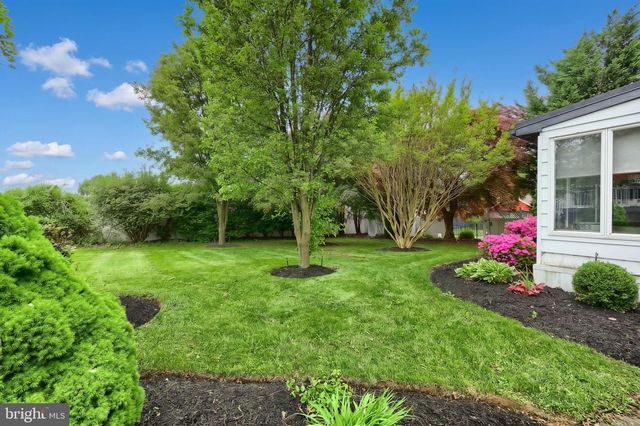 824 GRANDVIEW RD, York, PA 17403