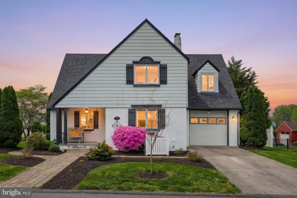 824 GRANDVIEW RD, York, PA 17403