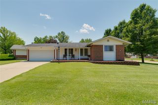 2410 Yorkshire Drive, Florissant, MO 63033