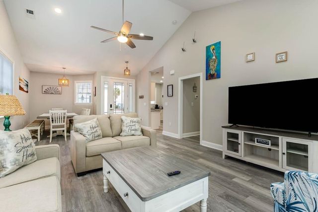 403 3rd Ave. N, Myrtle Beach, SC 29577