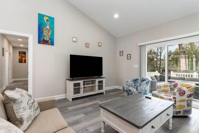 403 3rd Ave. N, Myrtle Beach, SC 29577