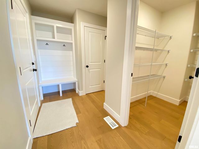 304 Hodges Court, Chatham, IL 62629