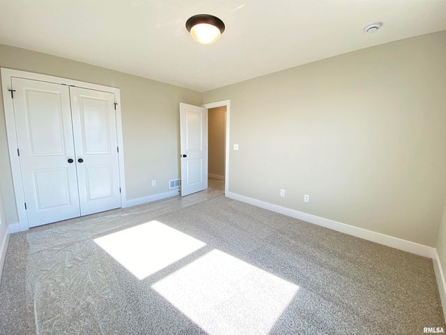 304 Hodges Court, Chatham, IL 62629