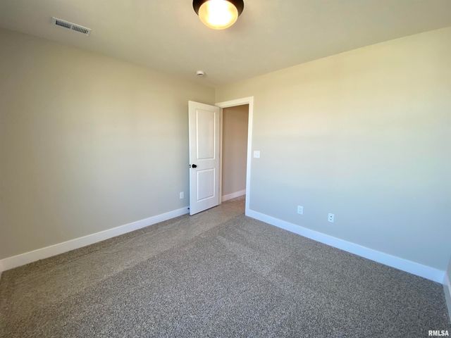 304 Hodges Court, Chatham, IL 62629