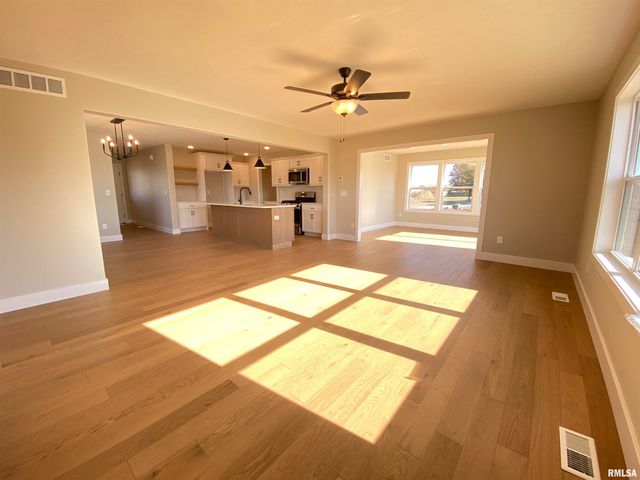 304 Hodges Court, Chatham, IL 62629