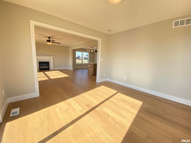 304 Hodges Court, Chatham, IL 62629