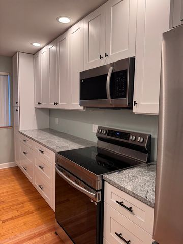 705 STROM Drive 2D, West Dundee, IL 60118