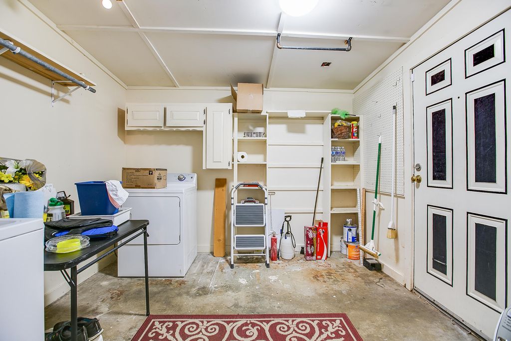 Image 15 of property listing at 2209 Lindell Avenue, San Angelo, TX 76901