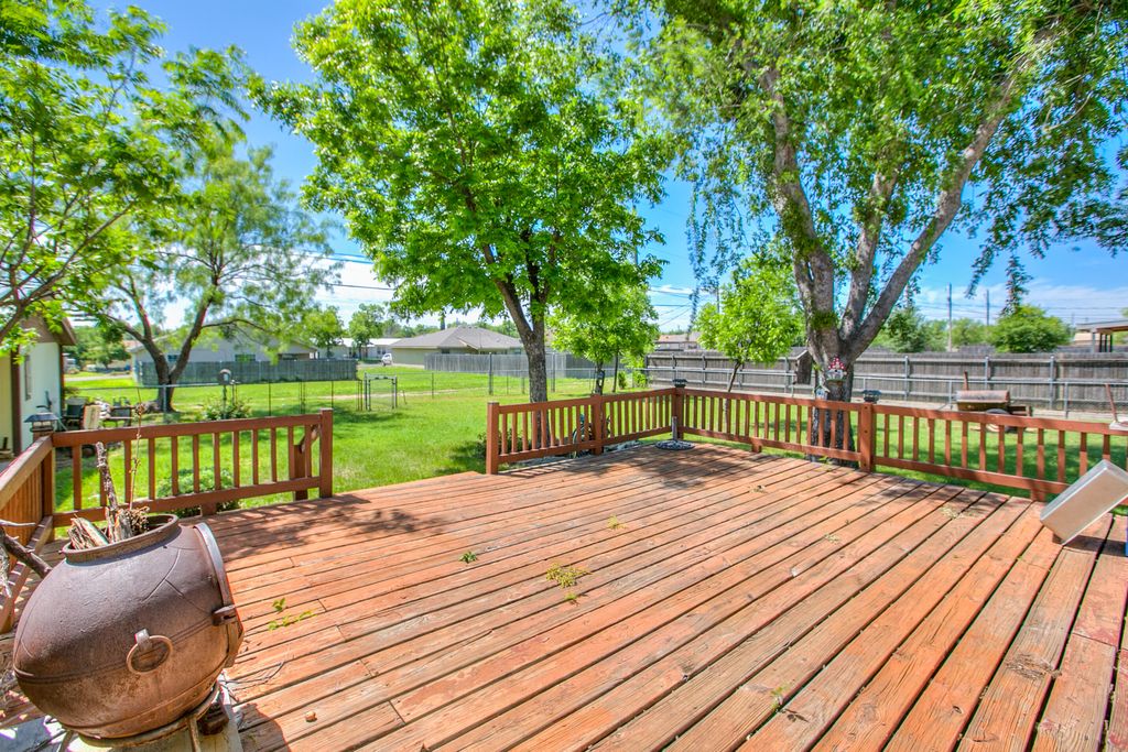 Image 22 of property listing at 2209 Lindell Avenue, San Angelo, TX 76901