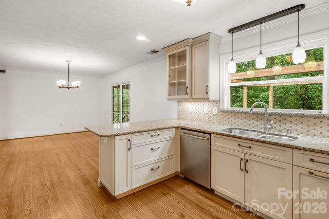 129 Whisperwood Drive, Hendersonville, NC 28791