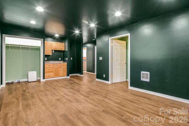 129 Whisperwood Drive, Hendersonville, NC 28791