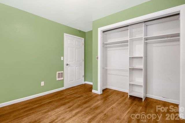 129 Whisperwood Drive, Hendersonville, NC 28791