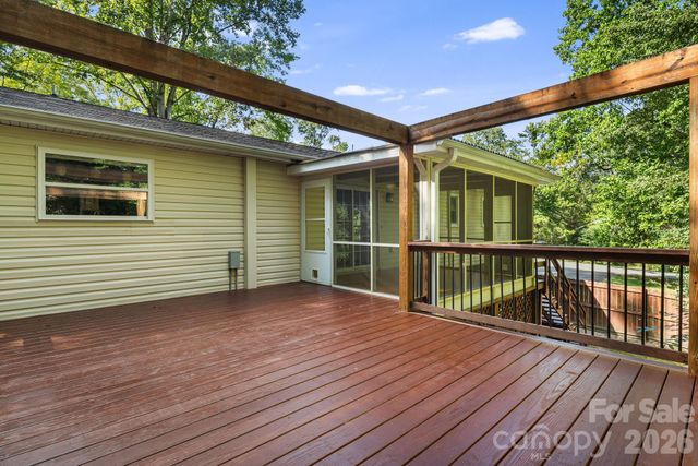 129 Whisperwood Drive, Hendersonville, NC 28791