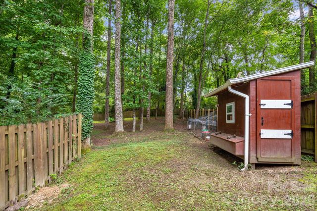 129 Whisperwood Drive, Hendersonville, NC 28791