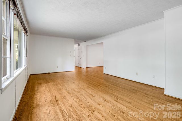129 Whisperwood Drive, Hendersonville, NC 28791