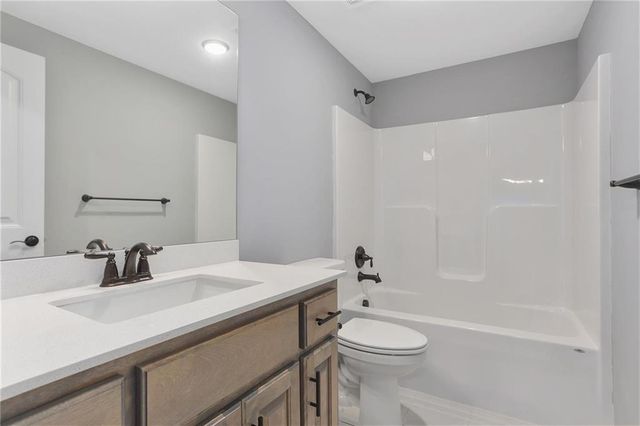 11464 N Auburndale Circle, Kansas City, MO 64157