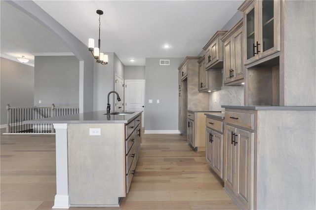 11464 N Auburndale Circle, Kansas City, MO 64157