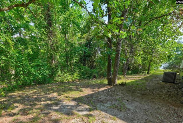 1123 Highway 1 N, Cassatt, SC 29032