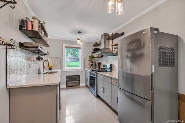 226-25 Union Turnpike A, Oakland Gardens, NY 11364