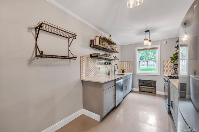 226-25 Union Turnpike A, Oakland Gardens, NY 11364