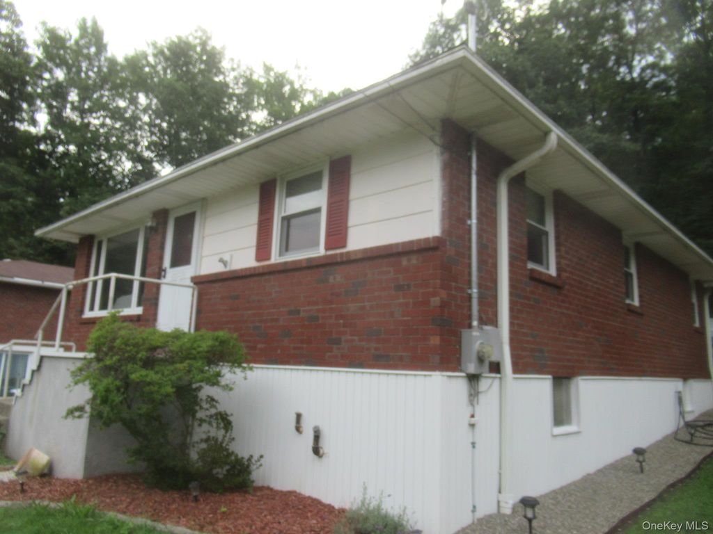 80 Greenwood Drive, Beacon, NY 12508 — photo 2