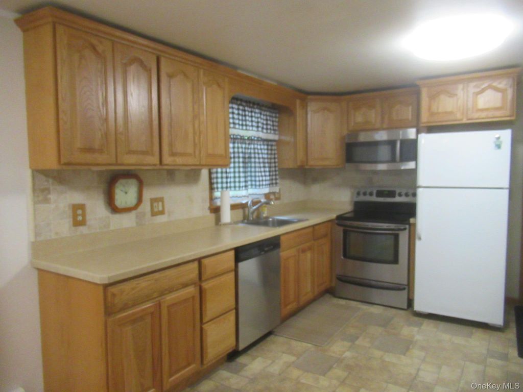 80 Greenwood Drive, Beacon, NY 12508 — photo 5