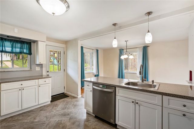 525 Giffin Avenue, Canonsburg, PA 15317